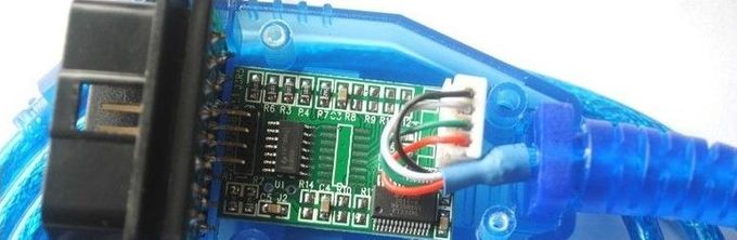 una interfaccia OBD2 per la diagnosi auto e moto tramite PC