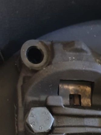 dilemma iniziale: a parità di interasse (100) usare le nissin originali del CRF1000 o adattare le brembo delle R1200 ? Ho scelto le ultime